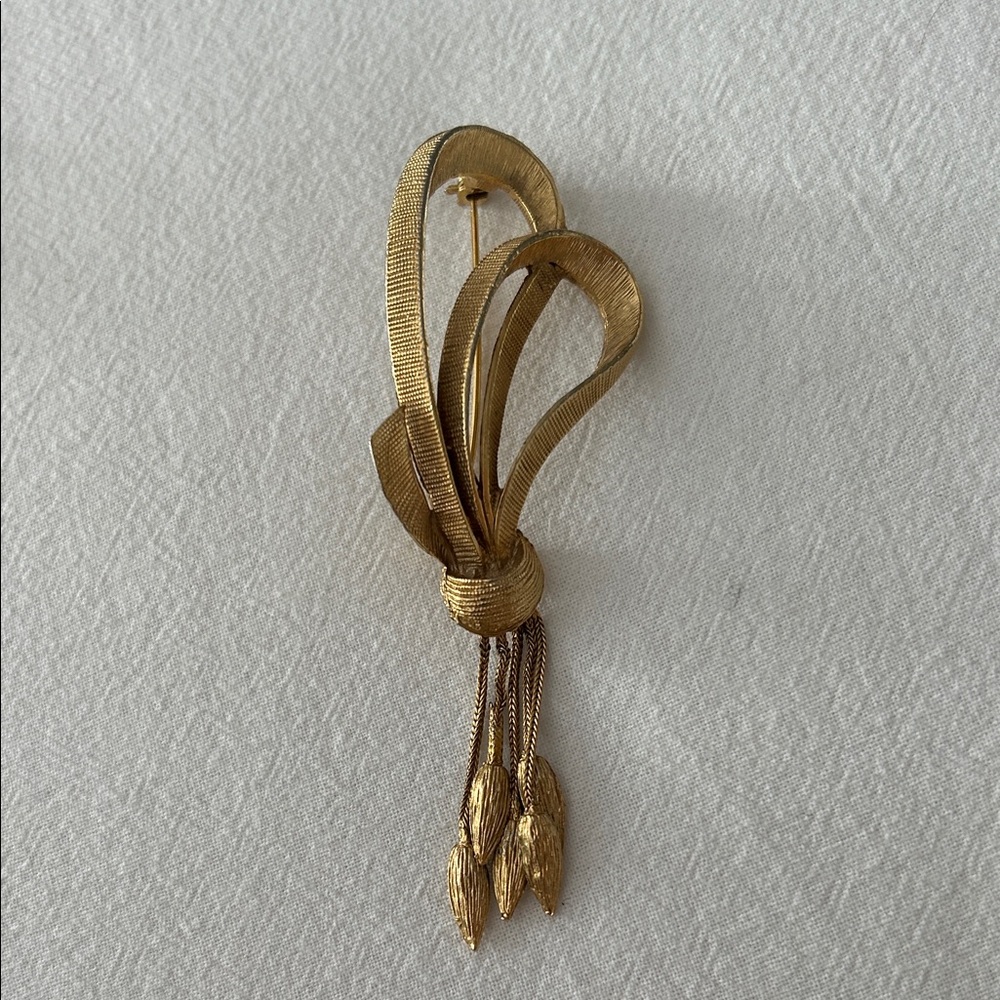 Elegant Gold Brooch